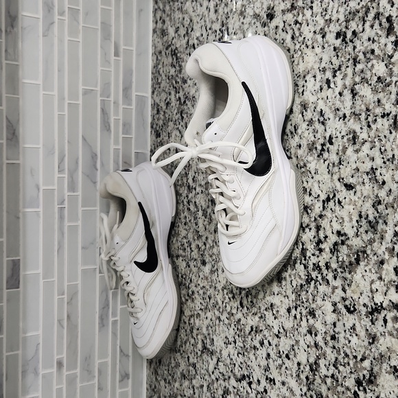 White & Black Nike Court Lite Tennis Shoes sz 13 - 845201-100 low top sneakers - Picture 5 of 7